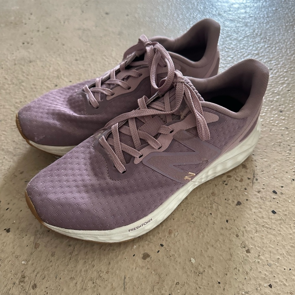 Fresh Foam Arishi v4 Wide 'Lilac Chalk Gum'